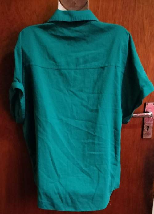 Ladies - Green  Blouse - Make - no make - Size - no size