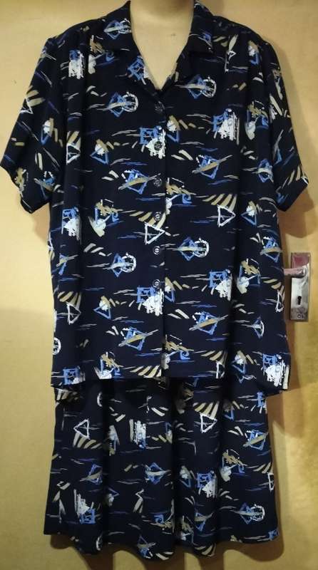 Ladies - 2 Pce Multicolored Outfit - Make - no make - Size - no size