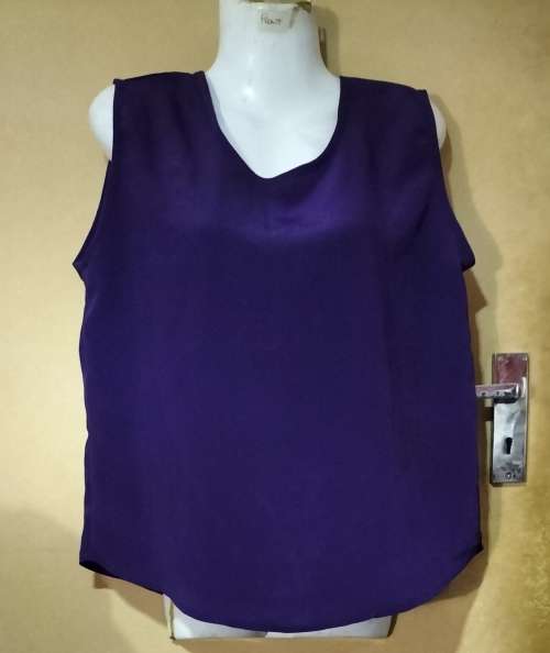 Ladies -  Purple Top - Make - no make - Size - no size