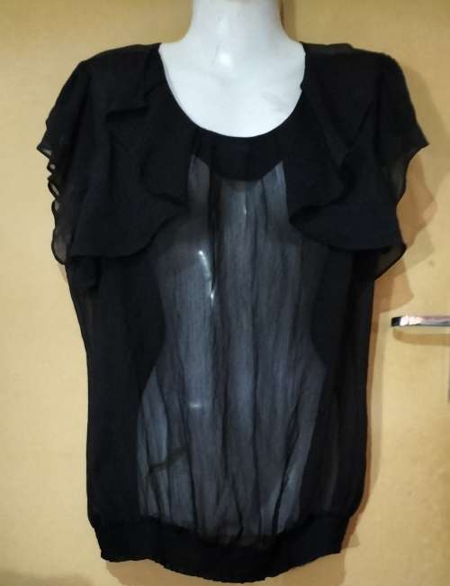 Ladies - Thin Black Top - Make - Merien Hall - Size - 16