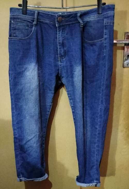 Ladies - 3/4 Jeans - Make - Red Earth - Size - 36