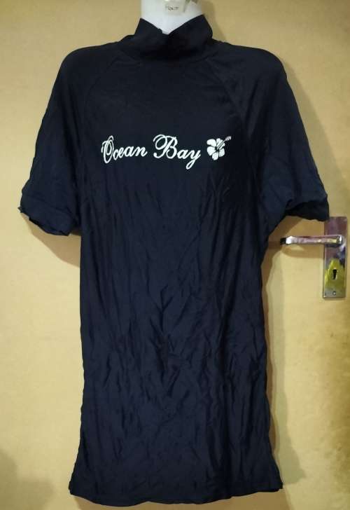 Ladies - Long Black Top - Make - Ocean Bay - Size - no size