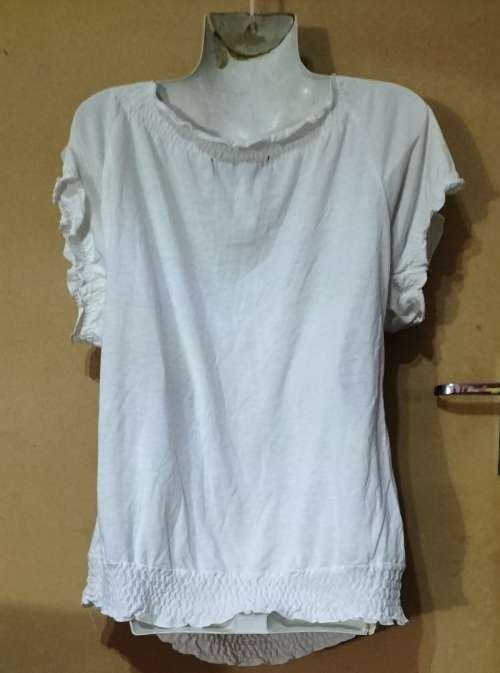 Ladies - White Top - Make - Forever 21 - Size - M