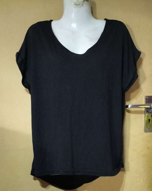 Ladies - Black Top - Make - Casual Image - Size - XL
