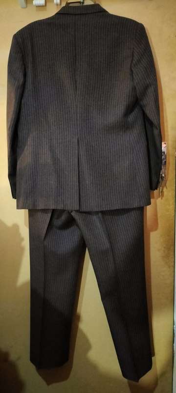 Mens - 3 Piece Brown Suit  - Make - John Bradley - Size - no size