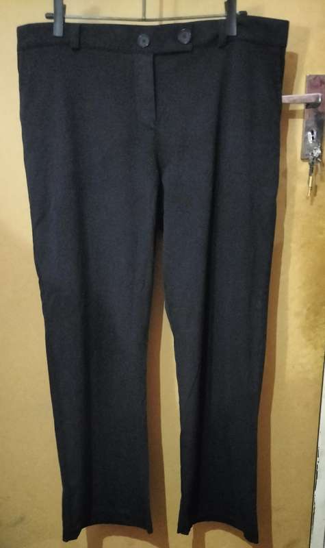 Ladies - Black Pants - Make - Moondrops - Size - 40