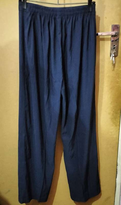 Ladies - Blue Pants - Make - no make - Size - no size