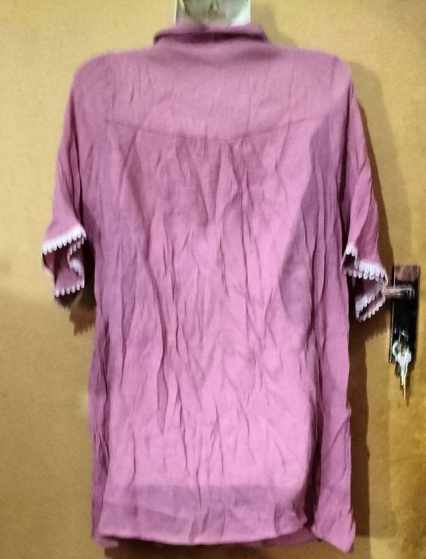 Ladies -  Thin Purple & White Blouse - Make - no make - Size - no size