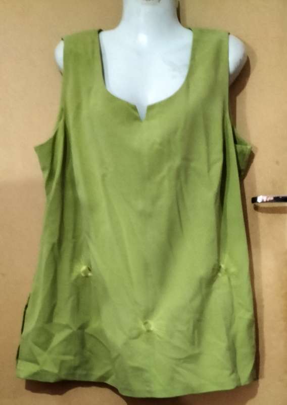 Ladies - Green Blouse - Make - no make - Size - no size