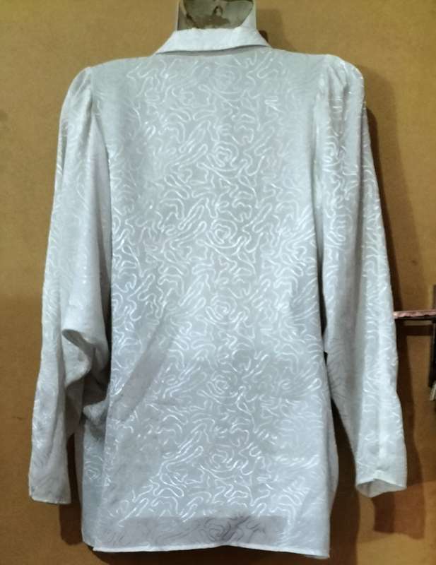 Ladies - White Blouse - Make - no make - Size - no size