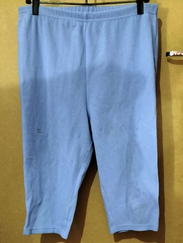 Ladies - 3/4 Purple Pants - Make - Jet - Size - L