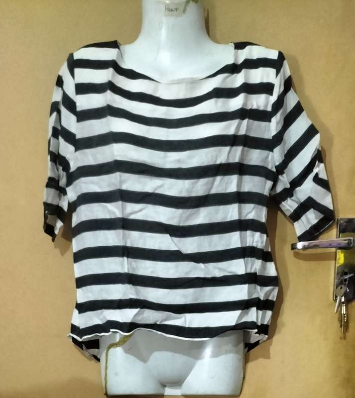 Ladies - Multicolored Top - Make - H & M - Size - 38