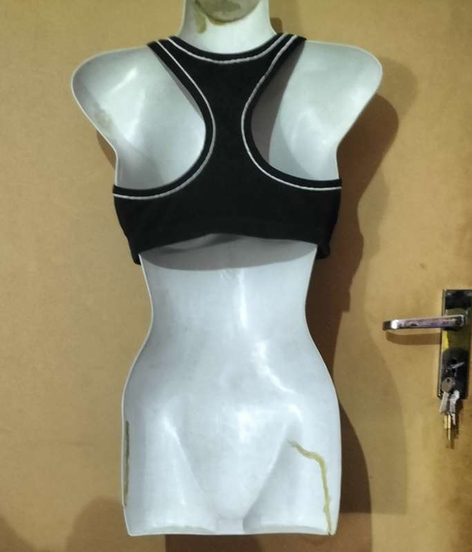 Ladies - Black & White Sports Crop Top - Make - Activ - Size - 12