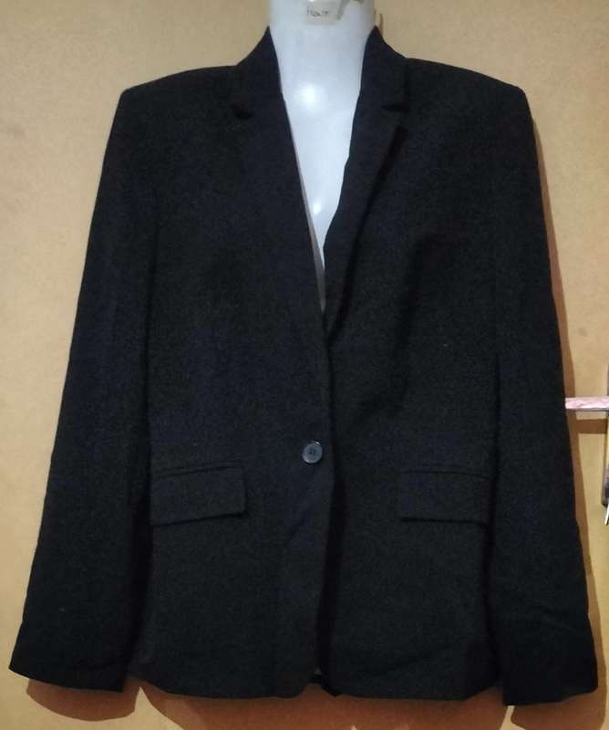 Ladies - Black Blazer - Make - Woolworths - Size - 12