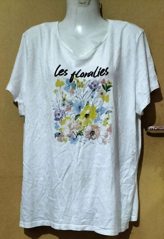 Ladies - White T-Shirt - Make - Tango Crew - Size - XL