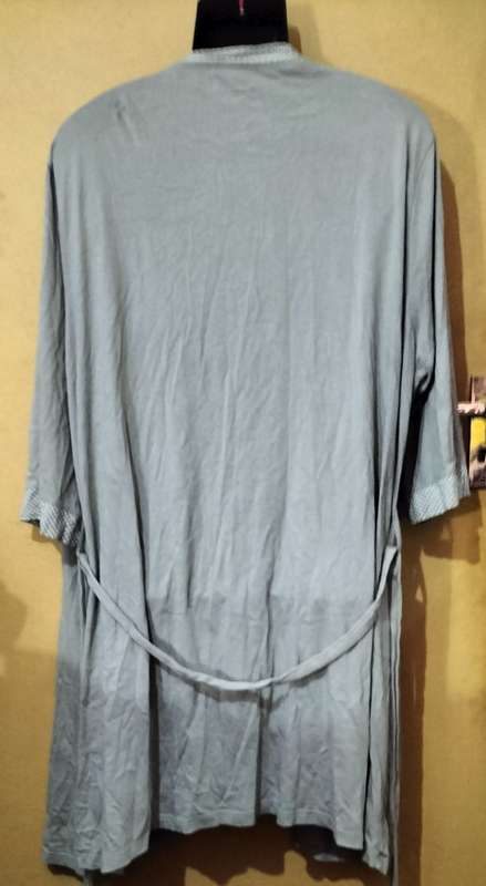 Ladies - Grey Dressing Gown - Make - Woolworths - Size - XXL, bust 129-140cm