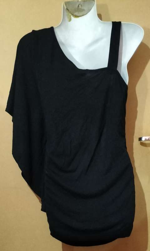 Ladies - Black Top - Make - Identity - Size - 34