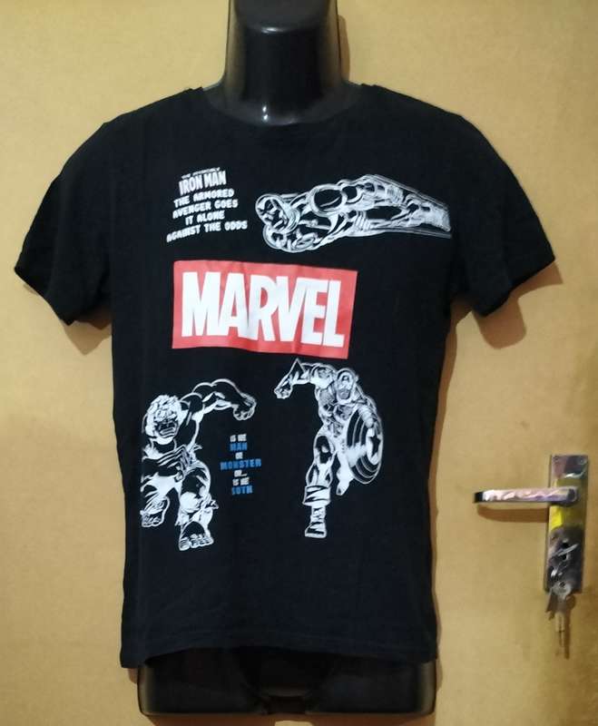 Boys - Black T-Shirt - Make - Marvel - Size - 13-14 yrs