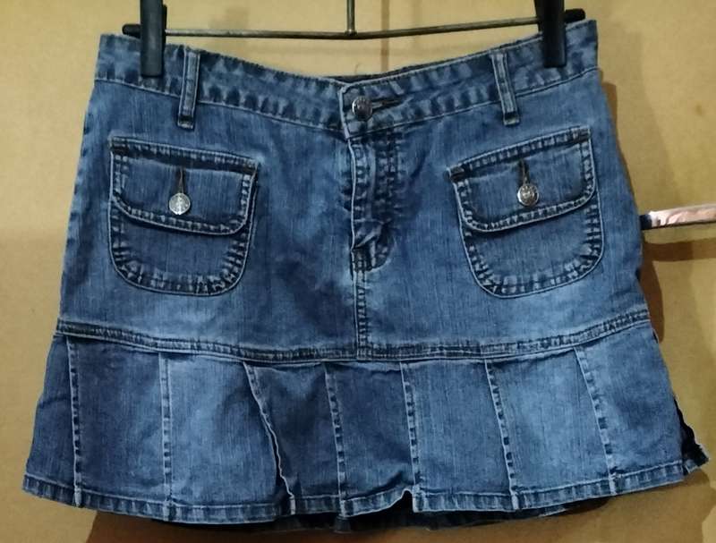 Ladies - Short Blue Denim Skirt - Make - Legit - Size - 10 hip 96cm