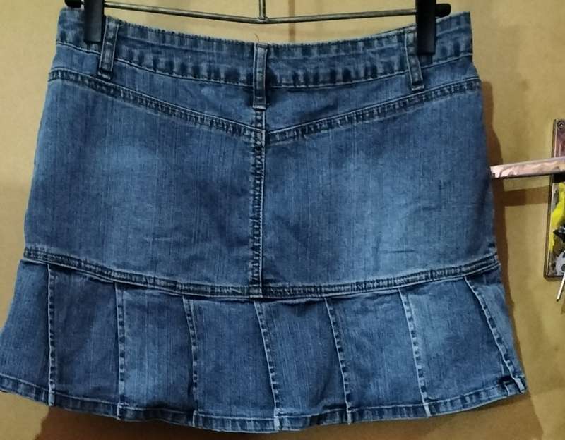 Ladies - Short Blue Denim Skirt - Make - Legit - Size - 10 hip 96cm