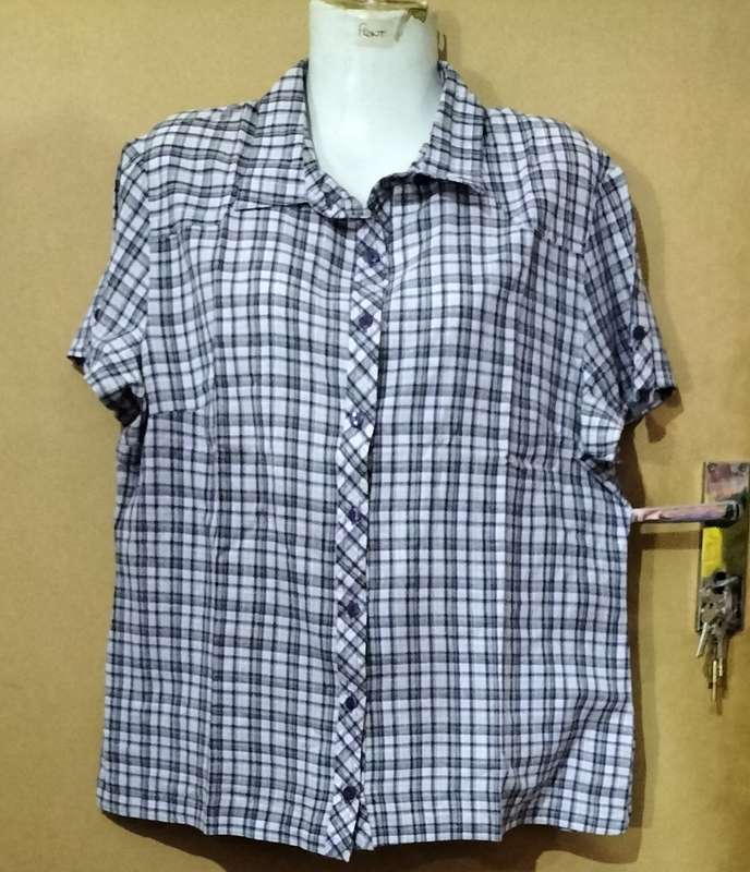 Ladies - Multicolored Blouse - Make - Miladys  - Size - 16/40