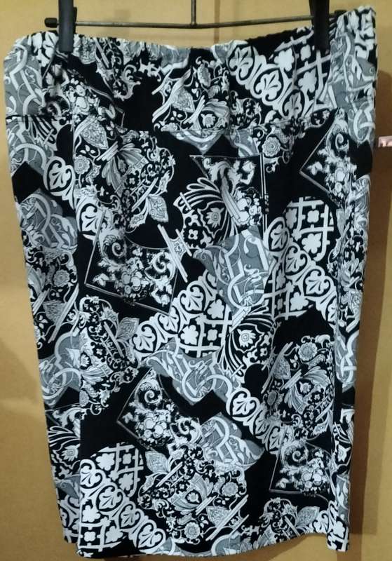 Ladies - Multcolored Skirt - Make - No Make - Size - No Size