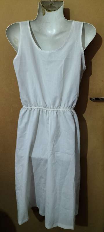 Ladies - White Dress - Make - No Make - Size - 87cm
