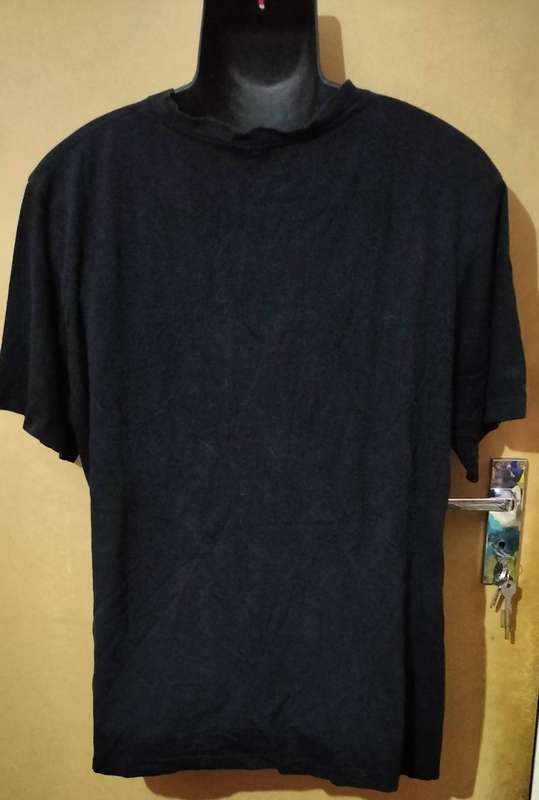 Mens - Black T-Shirt - Make - no make - Size - no size