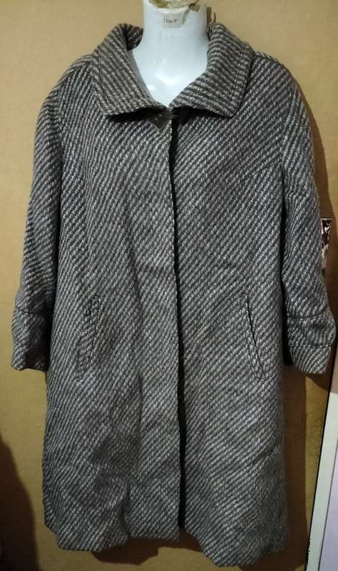 Ladies - Thick Multicolored Coat - Make - Modell - Size - 21