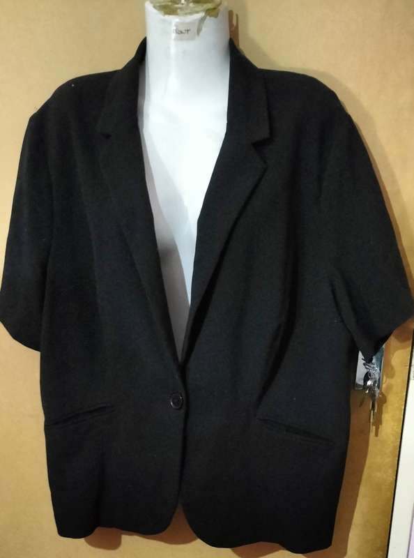 Jackets Coats Ladies Black Blazer Make City Stretch Size 22 was listed for 100.00 on 31 May at 11 01 by Craigs Deals in Johannesburg ID 615205893