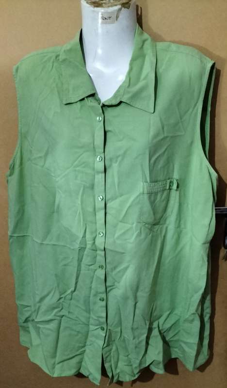 Ladies - Green Blouse - Make - Woolworths Woman - Size - 22