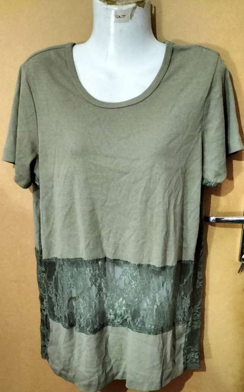 Ladies - Green Top - Make - Erika - Size - L