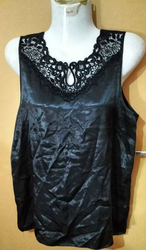 Ladies - Black Top - Make - Woolworths - Size - 12