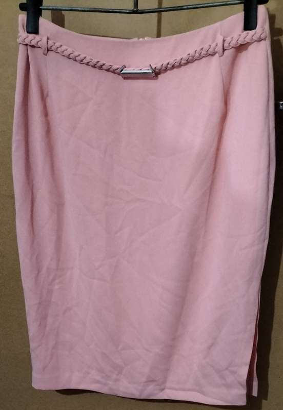 Ladies - 2 Pce Peach Outfit  - Make - Androgeni - Size - 38/37cm