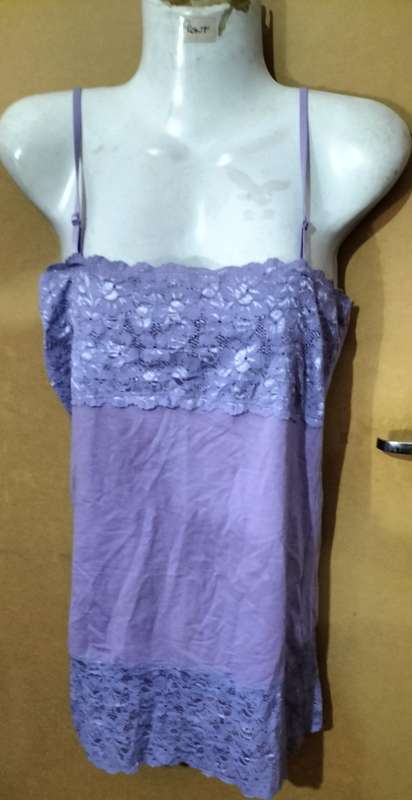 Ladies - Purple Top - Make - no make - Size - L