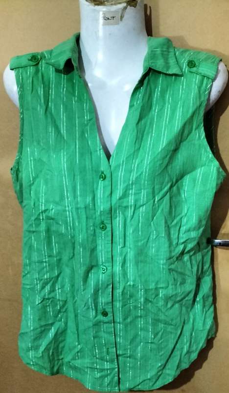 Ladies - Green Blouse - Make - Clothes Line - Size - no make