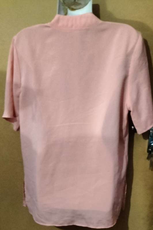 Ladies - Peach Blouse - Make - no make - Size - no sze