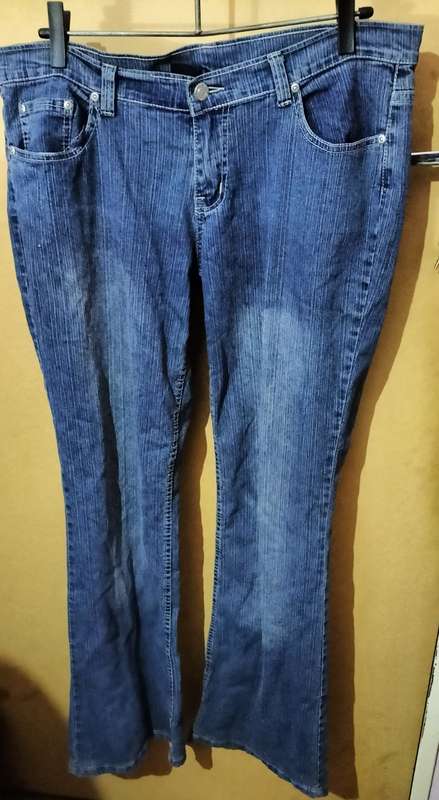 Ladies - Blue Jeans - Make - I.Q. - Size - 38