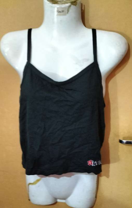 Ladies - Black Top - Make - no make - Size - no size