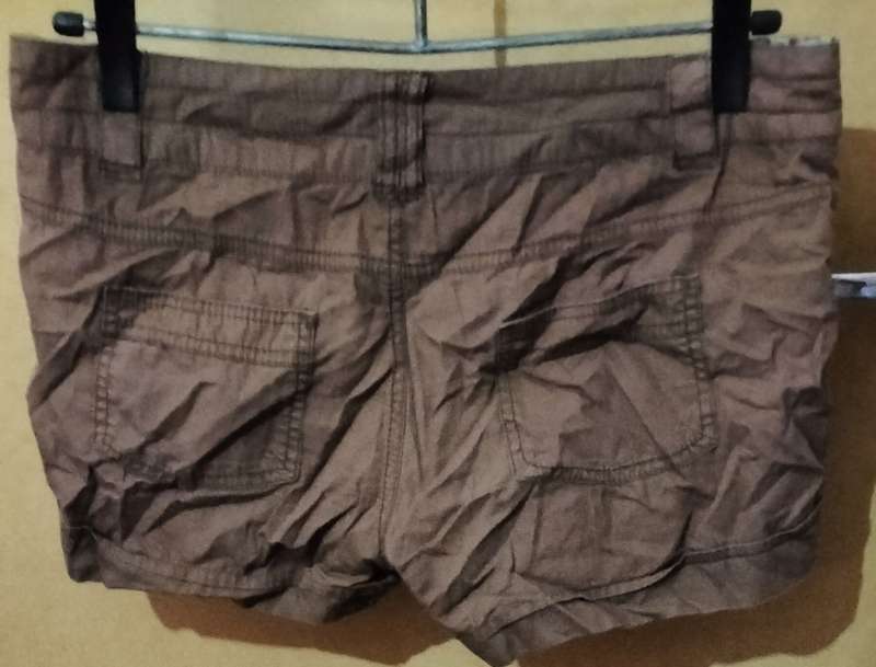 Ladies - Short Brown Shorts - Make - RT - Size - 34