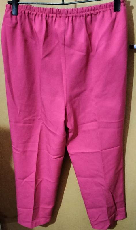Ladies - Pink Pants - Make - no make - Size - no size