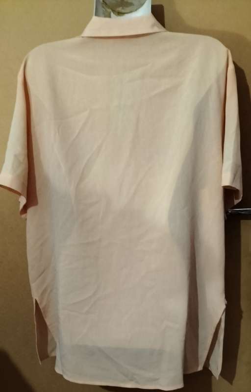 Ladies - Peach Blouse - Make - Carnagl - Size - Large