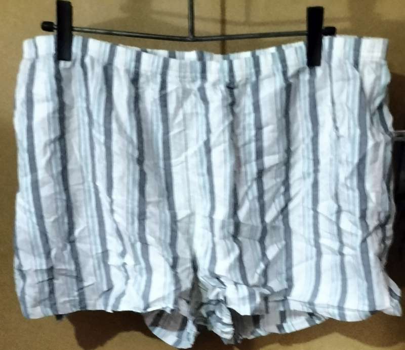 Ladies - Multicolored Shorts - Make - Woolworths - Size - XL