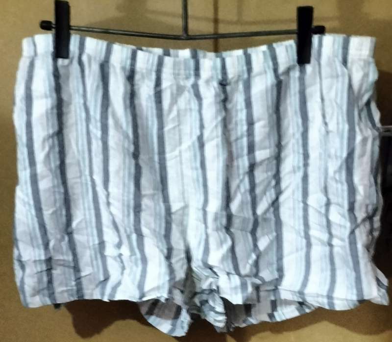 Ladies - Multicolored Shorts - Make - Woolworths - Size - XL