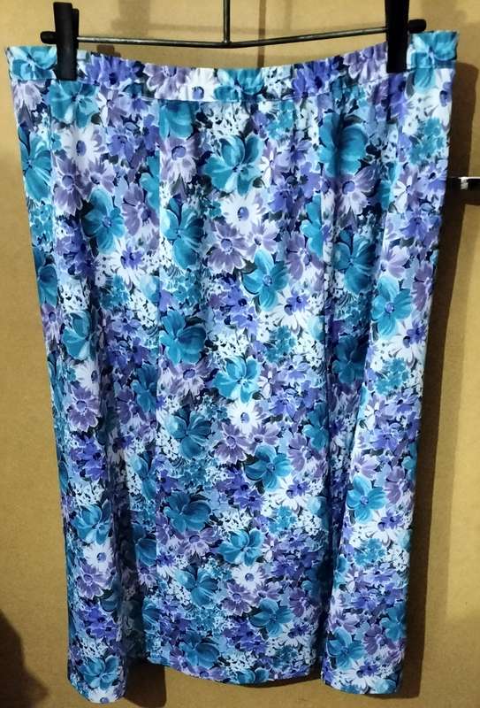 Ladies - 2 Piece Multicolored Outfit - Make - Nuvelle - Size - 16-102cm