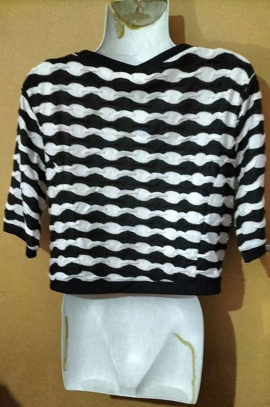 Ladies - Short Black & White Blouse - Make - Fashion Express - Size - 14