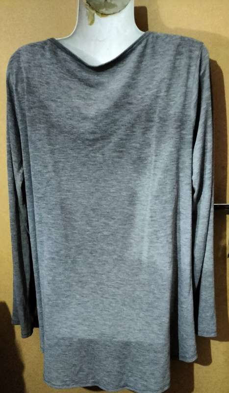 Ladies - Grey Top - Make - no make - Size - no size