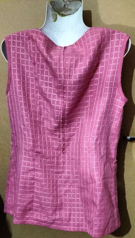 Ladies - Multicolored Top - Make - no make - Size - no size