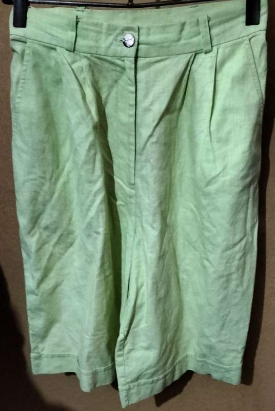 Ladies - Green Shorts - Make - Contempo Clothing - Size - 34