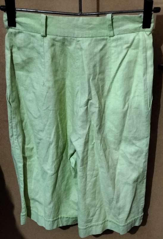 Ladies - Green Shorts - Make - Contempo Clothing - Size - 34